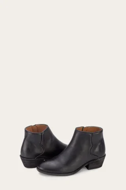 Booties^Frye Carson Piping Bootie