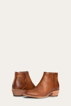 Booties^Frye Carson Piping Bootie