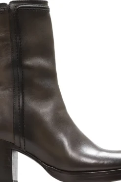 Booties^Frye Jean Short Inside Zip