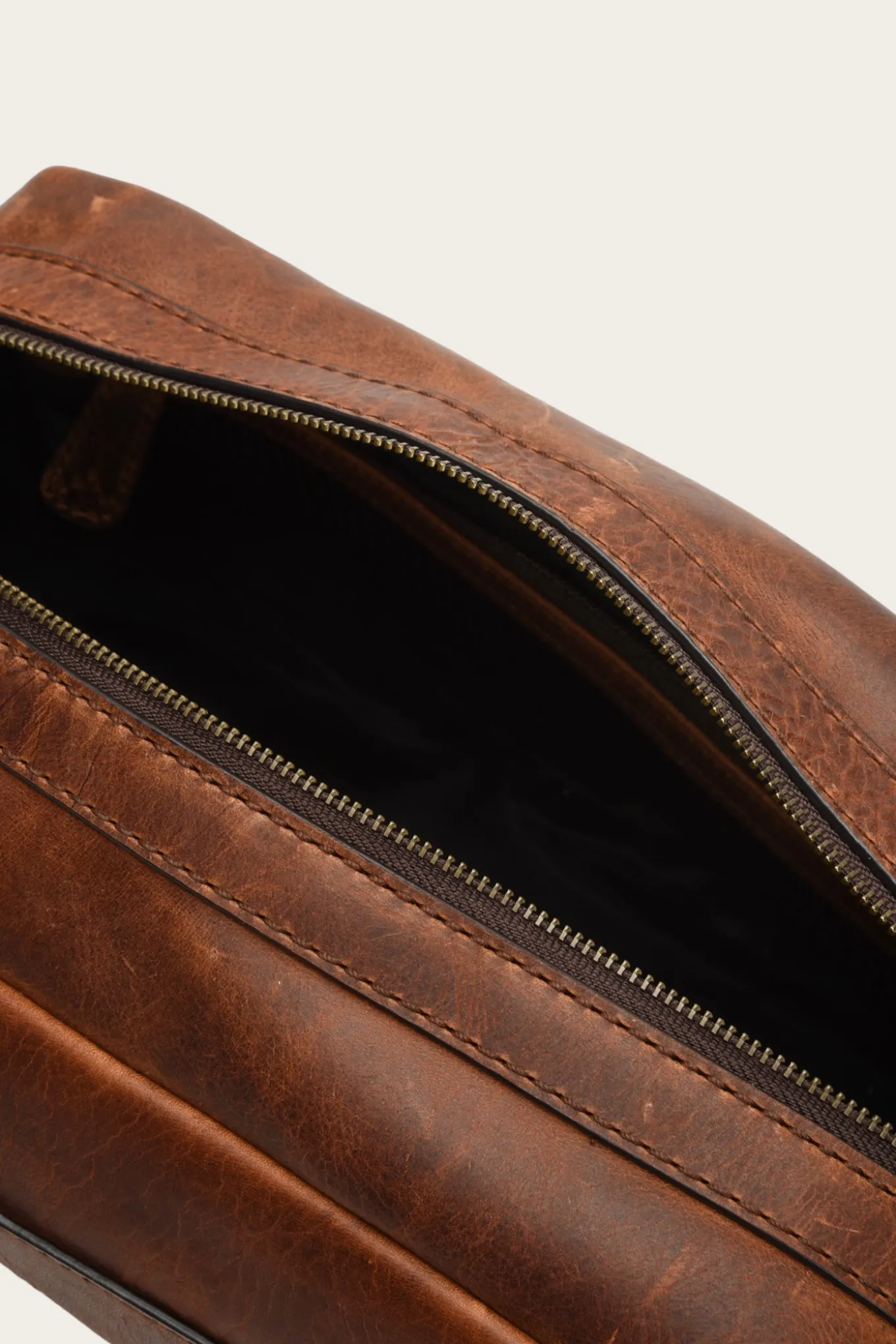 Bags^Frye Logan Travel Dopp