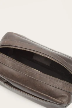 Bags^Frye Logan Travel Dopp